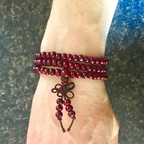 Yoga Meditation Sandalwood Mala Beads Rosary Wrap Bracelet Wooden Red Black - Picture 9 of 16